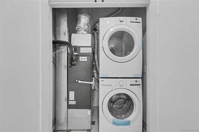 Building Photo - 10 Market St