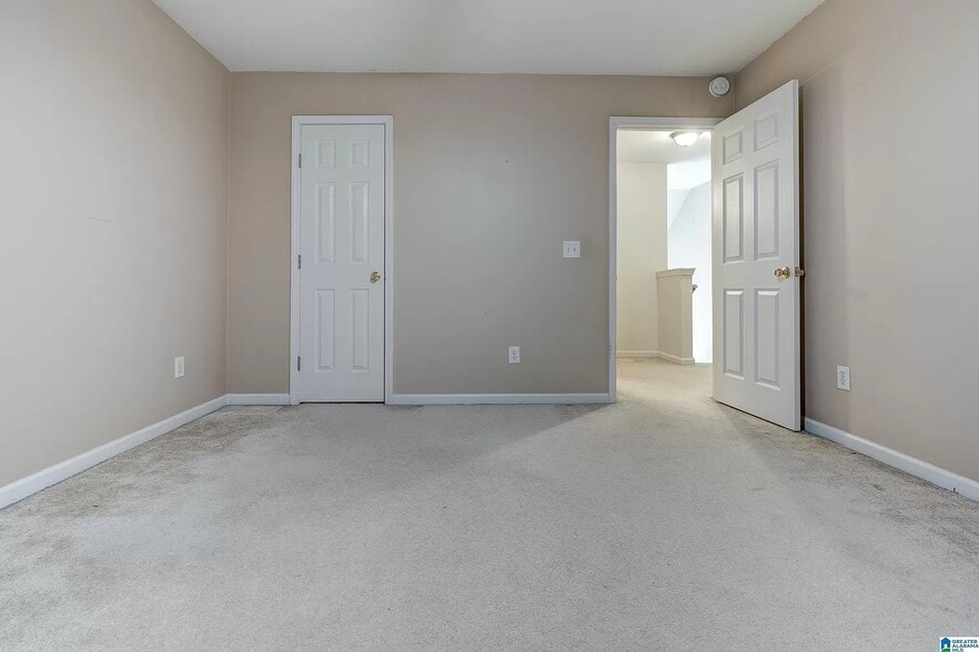 Building Photo - 1505 Savannah Park