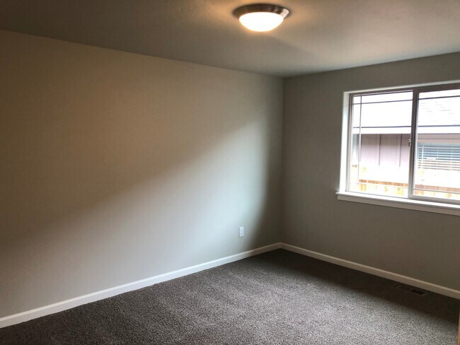 Building Photo - Home in NW Redmond Fieldstone Crossing