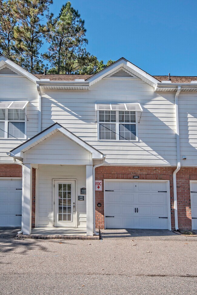 Building Photo - 1602 Basildon Rd