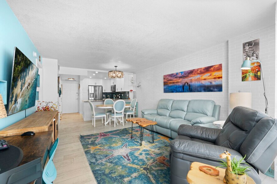 Building Photo - 1228 West Ave