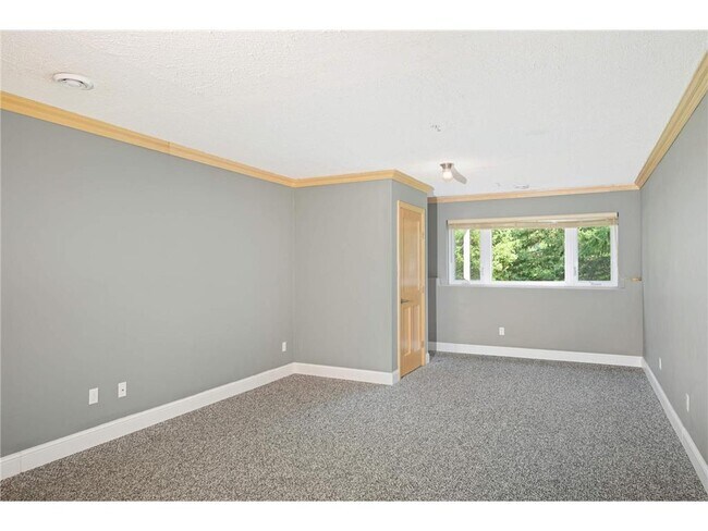 Building Photo - 4820 Underwood Ln N