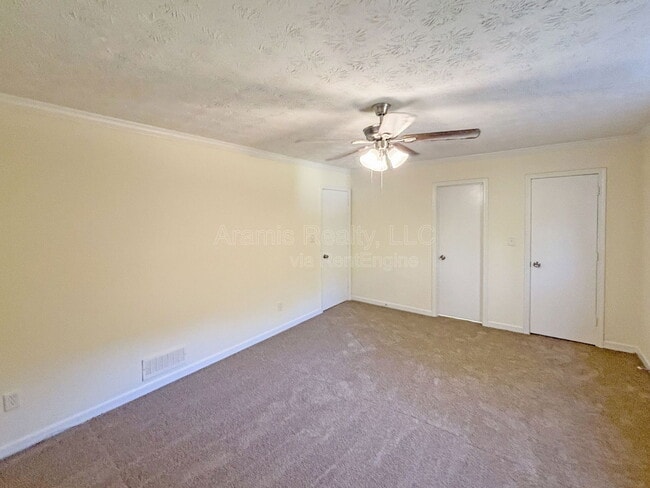 Building Photo - 3766 Saddle Ridge Dr SW