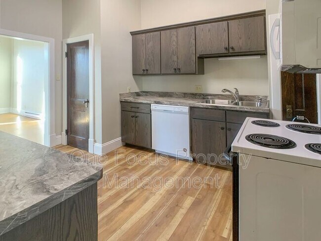 Building Photo - 307 N Vesper Street