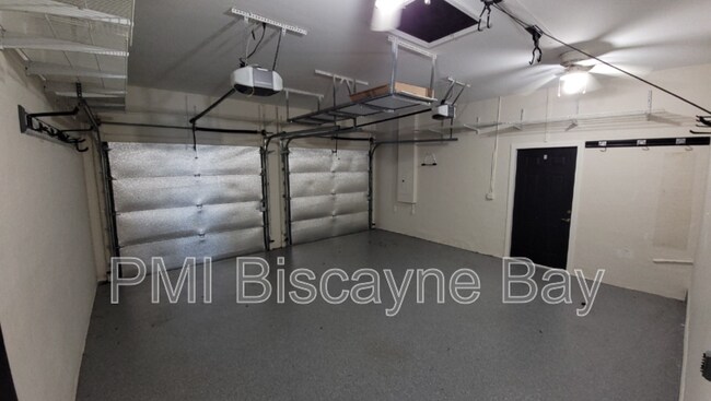Building Photo - 21369 SW 92nd Ave