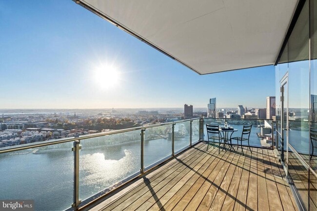 Building Photo - 300 International Drive