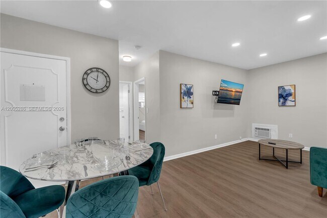 Building Photo - 10006 E Bay Harbor Dr