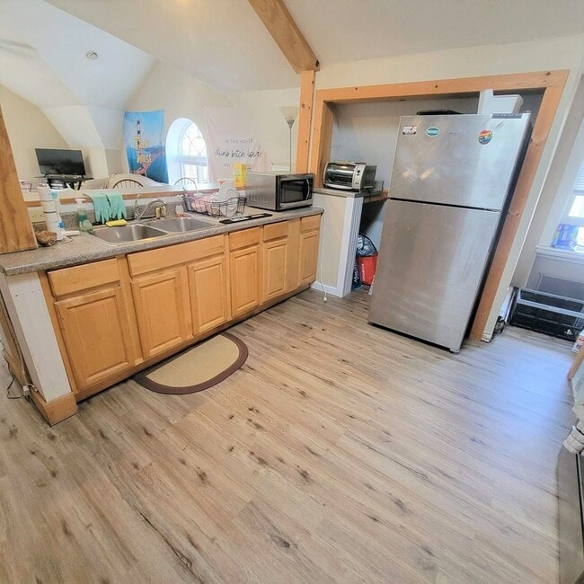 Building Photo - 55.5 Main St