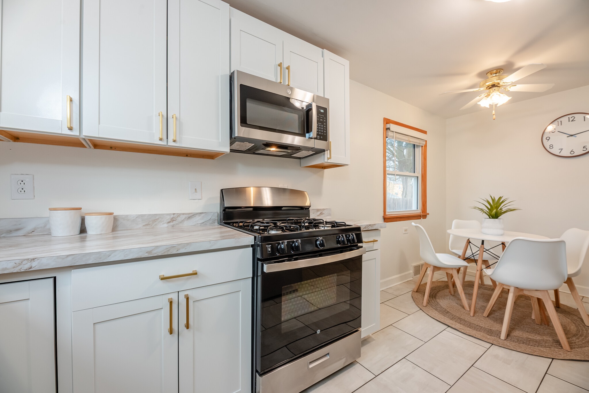 Building Photo - 416 W Spruce St