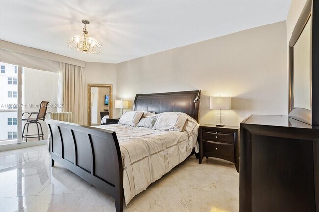 Building Photo - 9559 Collins Ave