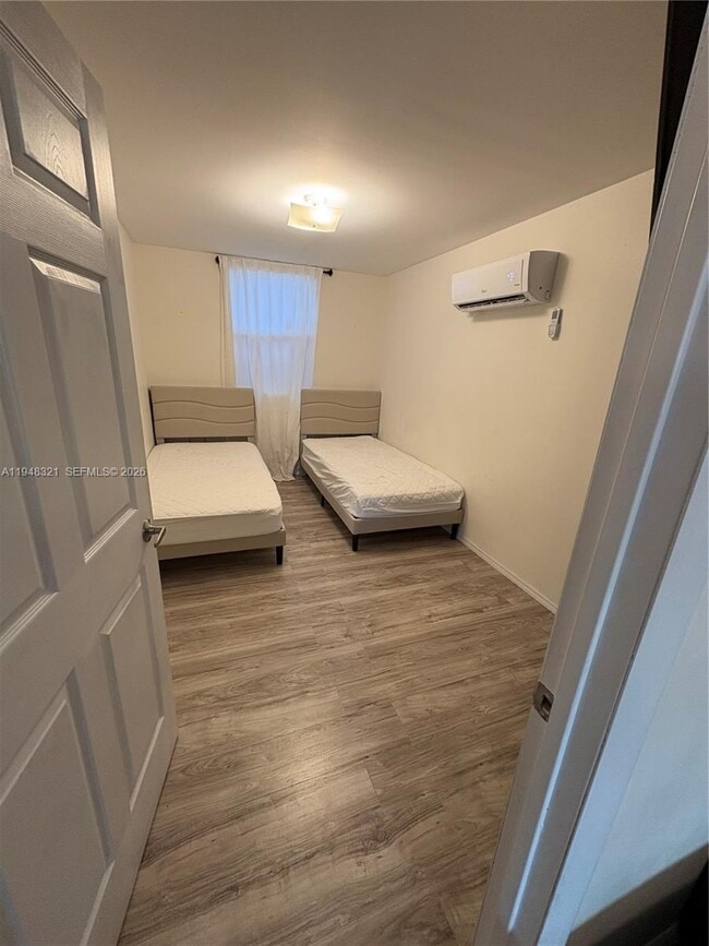 Building Photo - 370 NW 188th St