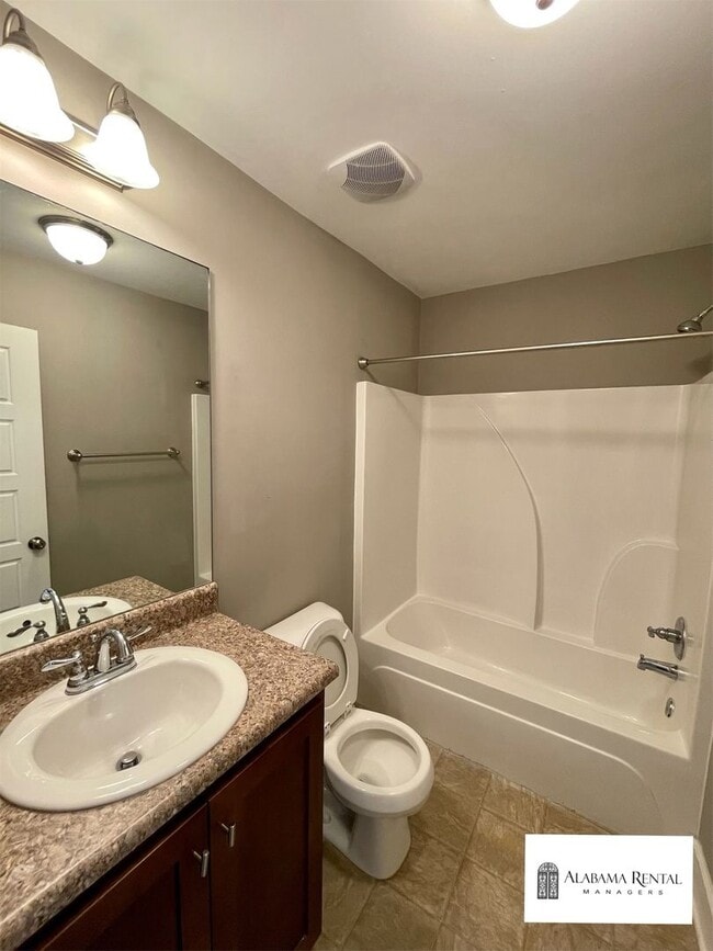 Building Photo - Townhome for rent in Chelsea!  Available to View Now!!!