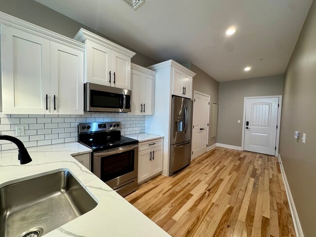 Building Photo - 2 N 9th St