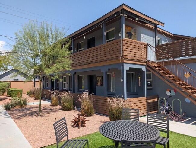 Primary Photo - 2 BEDROOM APARTMENT IN DOWNTOWN LAS VEGAS