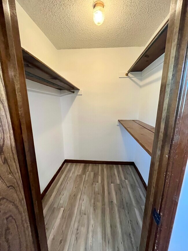 Building Photo - 14731 E 96th St N