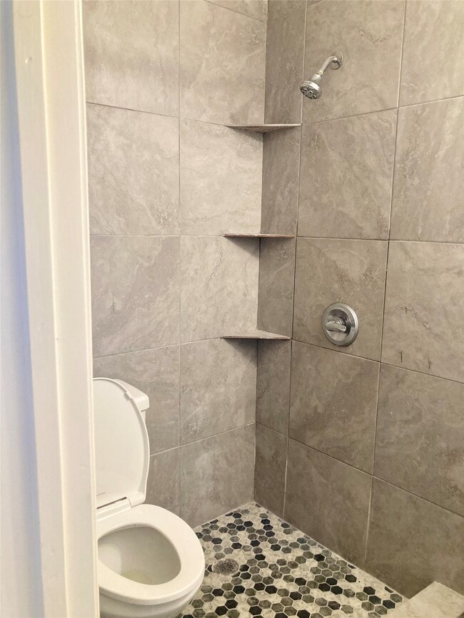 Building Photo - 331 Terminal St