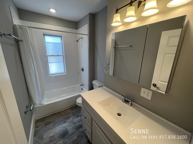 Building Photo - Spacious 4-Bed, 2-Bath in Somerville – Ava...