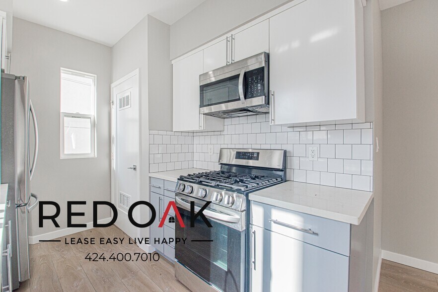 Building Photo - 4506 Esmeralda St