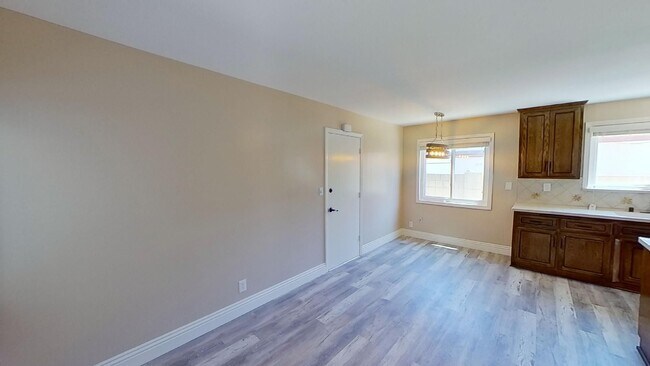 Building Photo - Coming Soon: Spacious 3Bd 2Ba College Park West Home