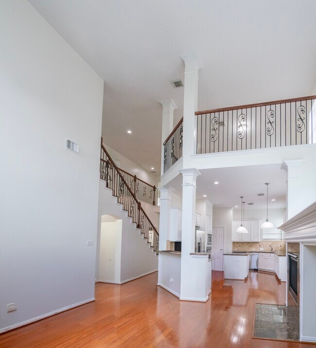 Building Photo - 1415 Sue Barnett Dr