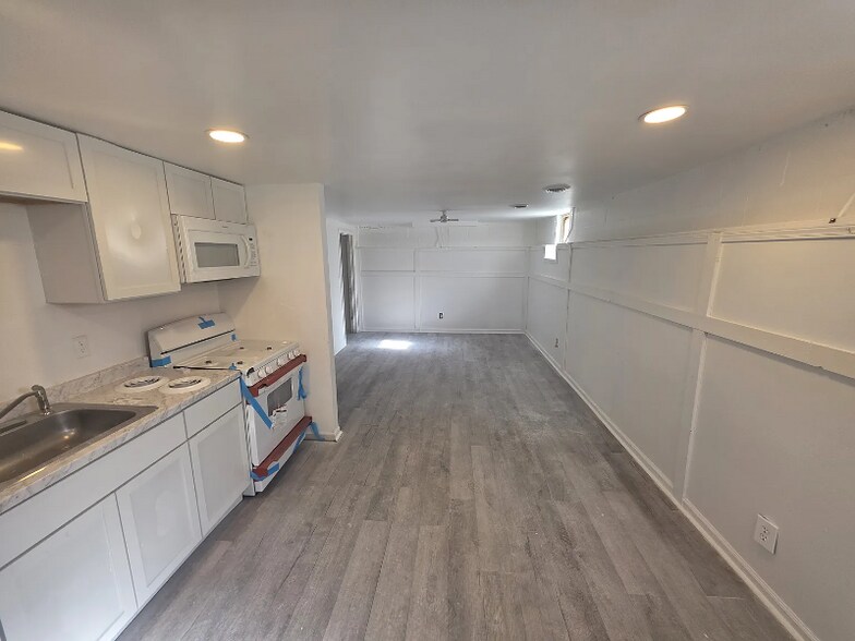 Building Photo - 22727 Rein Ave