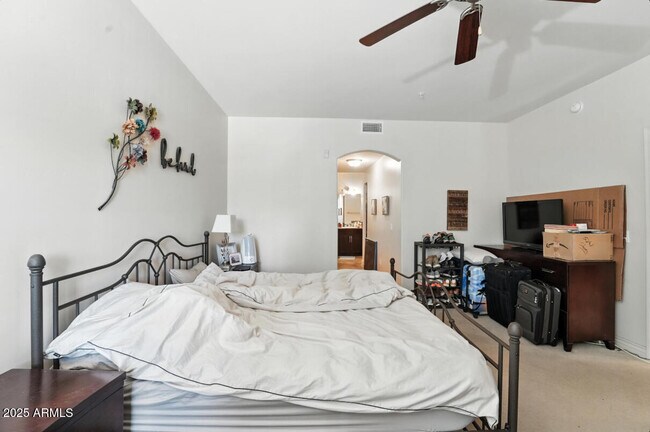 Building Photo - 5350 E Deer Valley Dr