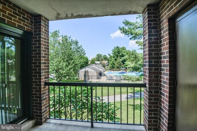 Building Photo - 8010 Needwood Rd