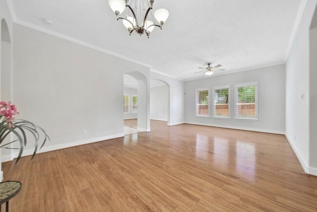 Building Photo - 6523 Monrovia Ln