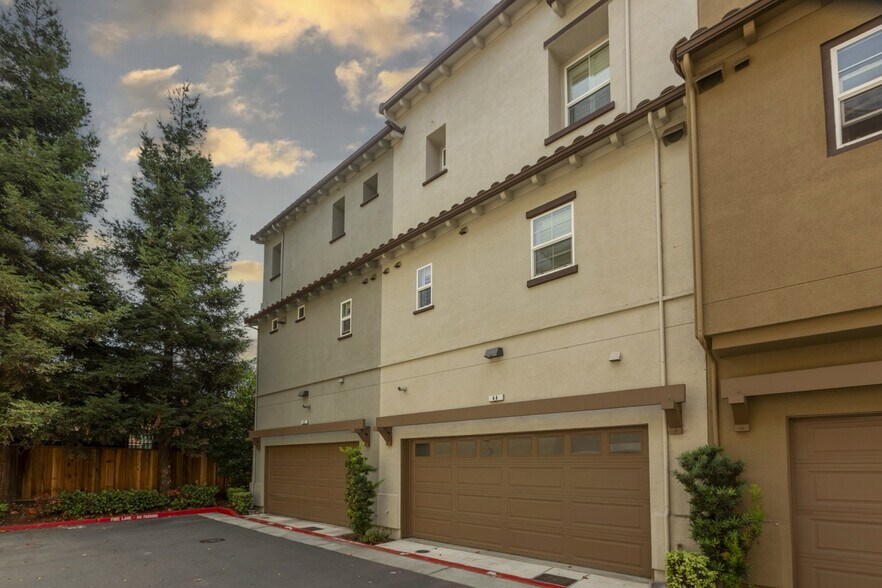 Building Photo - 44 Muller Pl