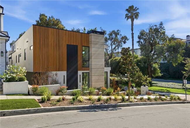 Building Photo - 400 Heliotrope Ave