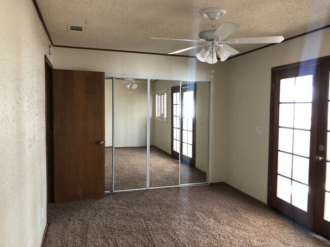 Building Photo - Spring Valley Lake Home