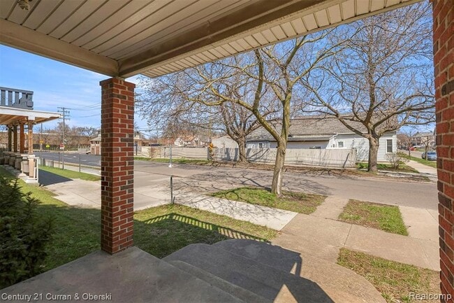 Building Photo - 1409 N Green St