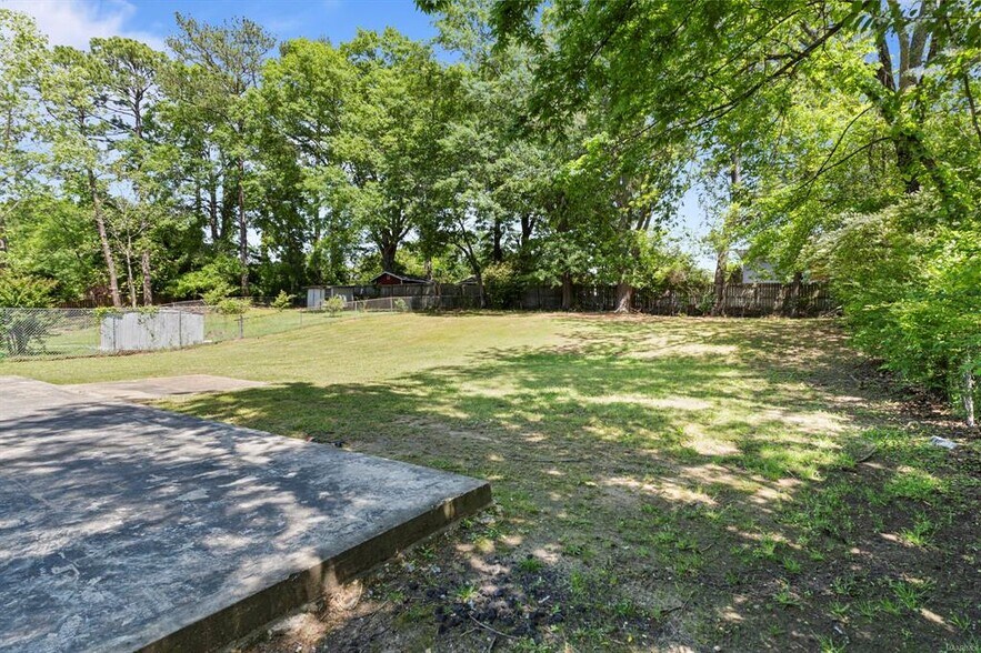 Building Photo - 1221 Avondale Rd