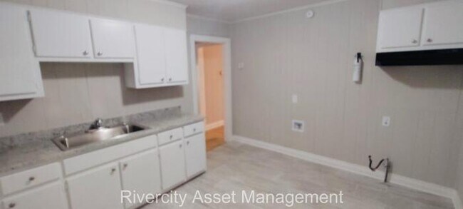 Building Photo - This Home Won't Be Vacant Long!!!!! Section 8 Friendly!!!!