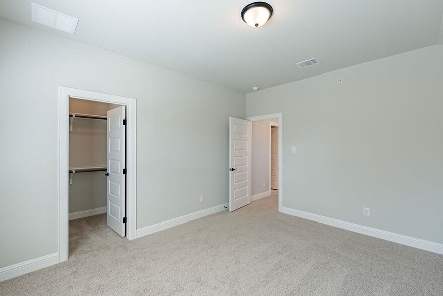 Building Photo - 600 C-Bar Ranch Trl