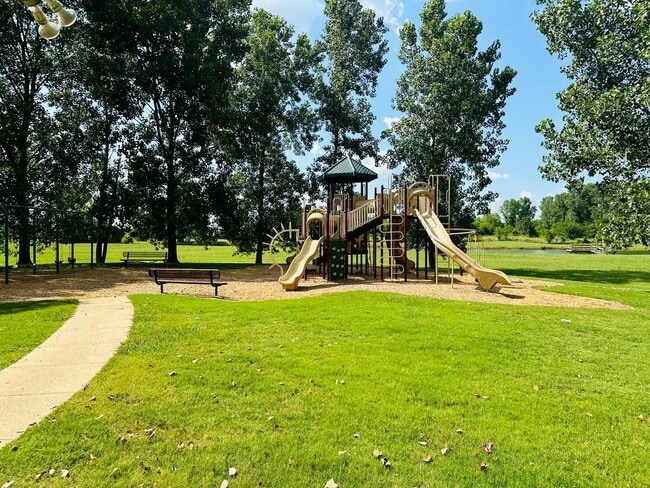 Building Photo - 806 Abita Chase