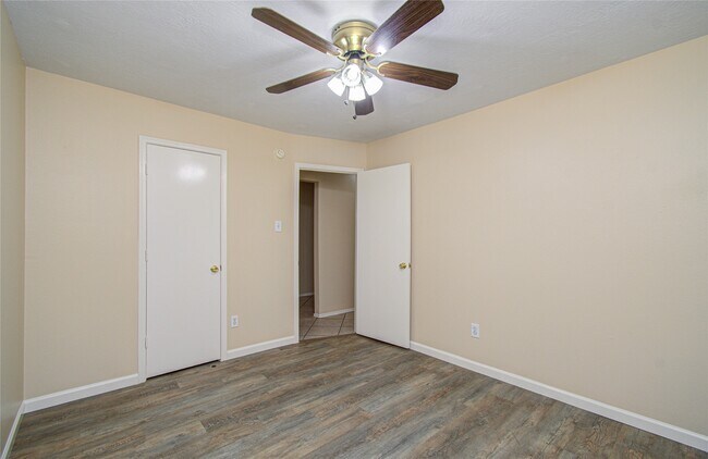 Building Photo - 16835 Carbridge Dr