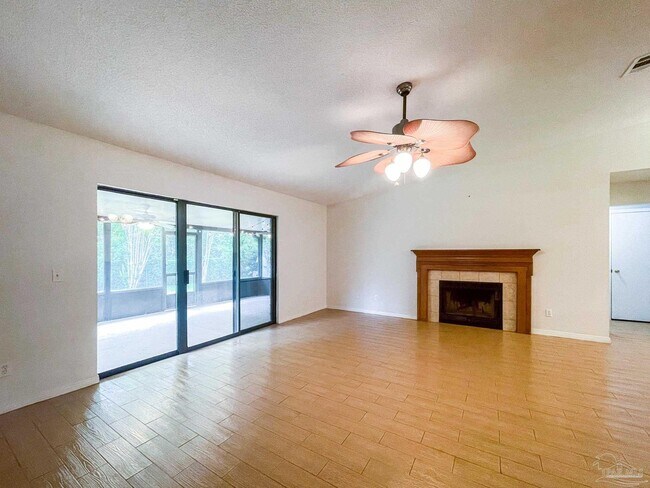 Building Photo - 9049 Bluebay Ln