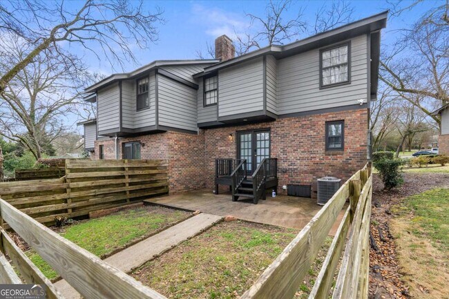 Building Photo - 541 N White St