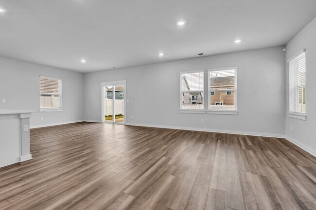Building Photo - 1020 Baltusrol Ln