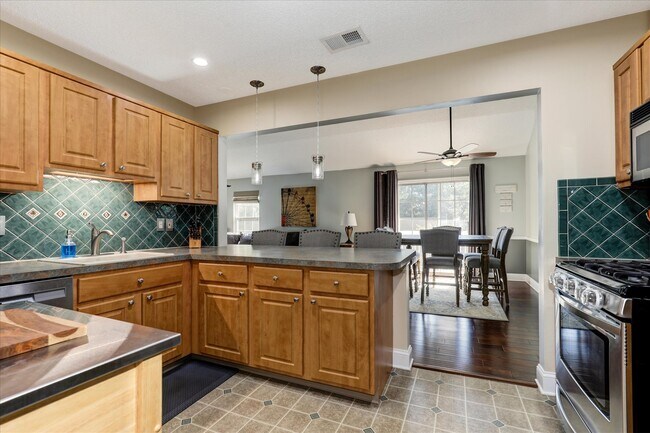 Building Photo - 16 Juneau Ct