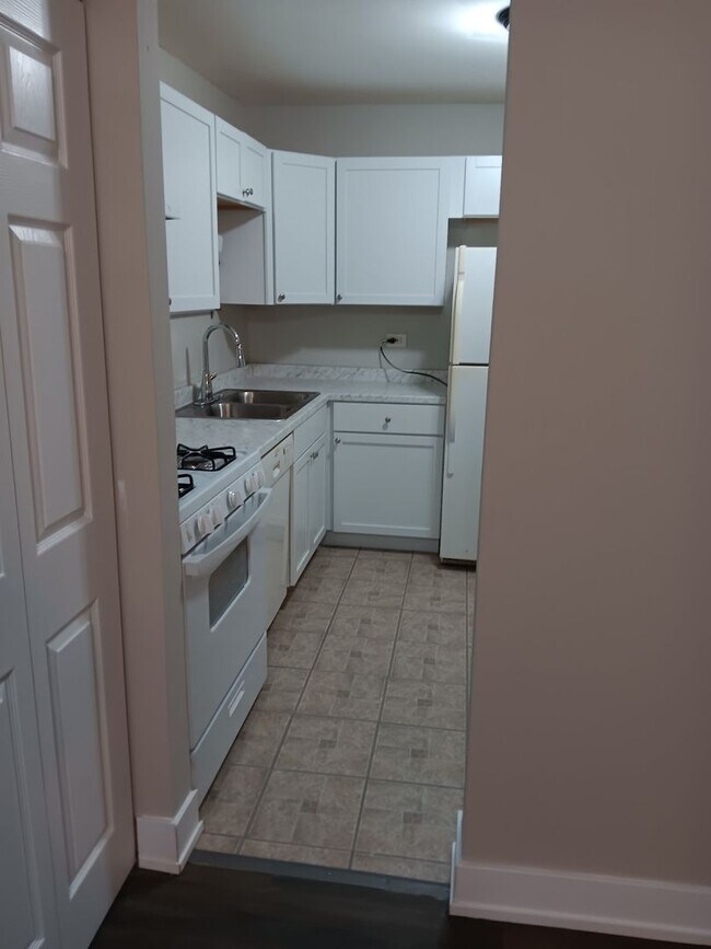 Building Photo - 1000 Bayside Dr.  1278