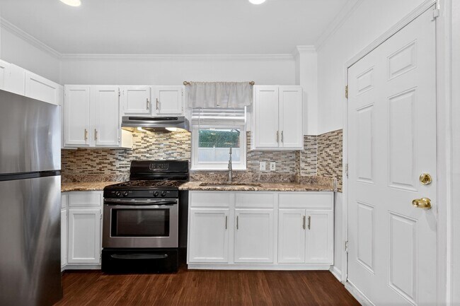 Building Photo - 104 McAdoo Ave