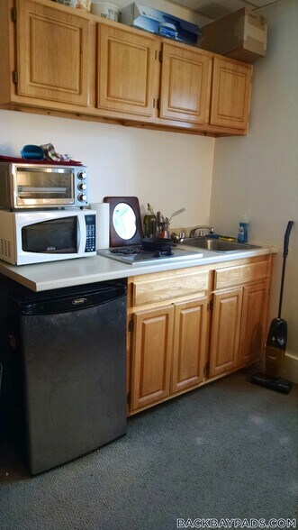 Building Photo - 405 Beacon St