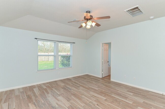 Building Photo - 4022 Mt Everest Way