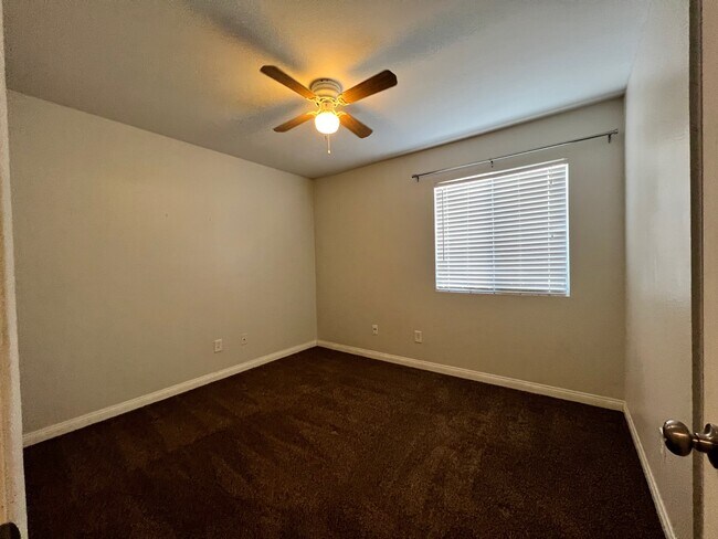Building Photo - 4747 Shadow Stone St
