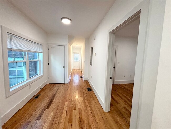 Building Photo - 134 Bow St