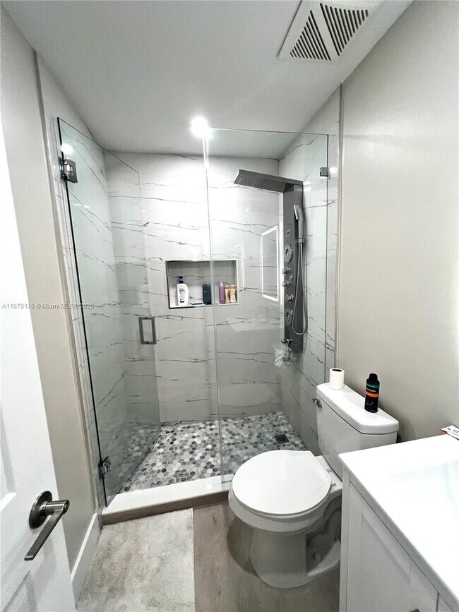 Building Photo - 318 SW 76th Terrace