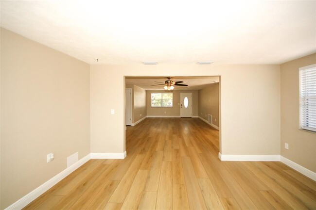 Building Photo - 4338 Tall Oak Ln