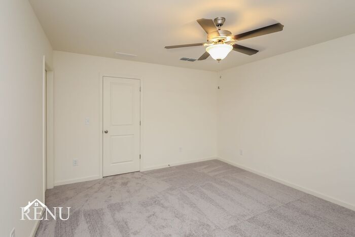 Building Photo - 3096 Calcutta St